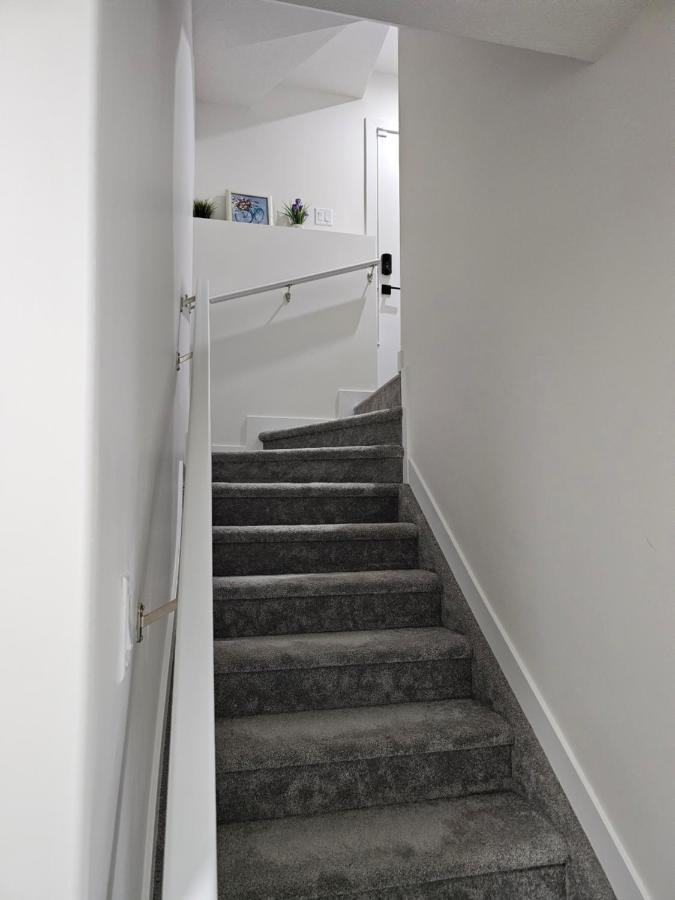 New Built House, Stay In Style Guest Suite, 2Bedroom, 2Bed, 2Bath Edmonton Bagian luar foto