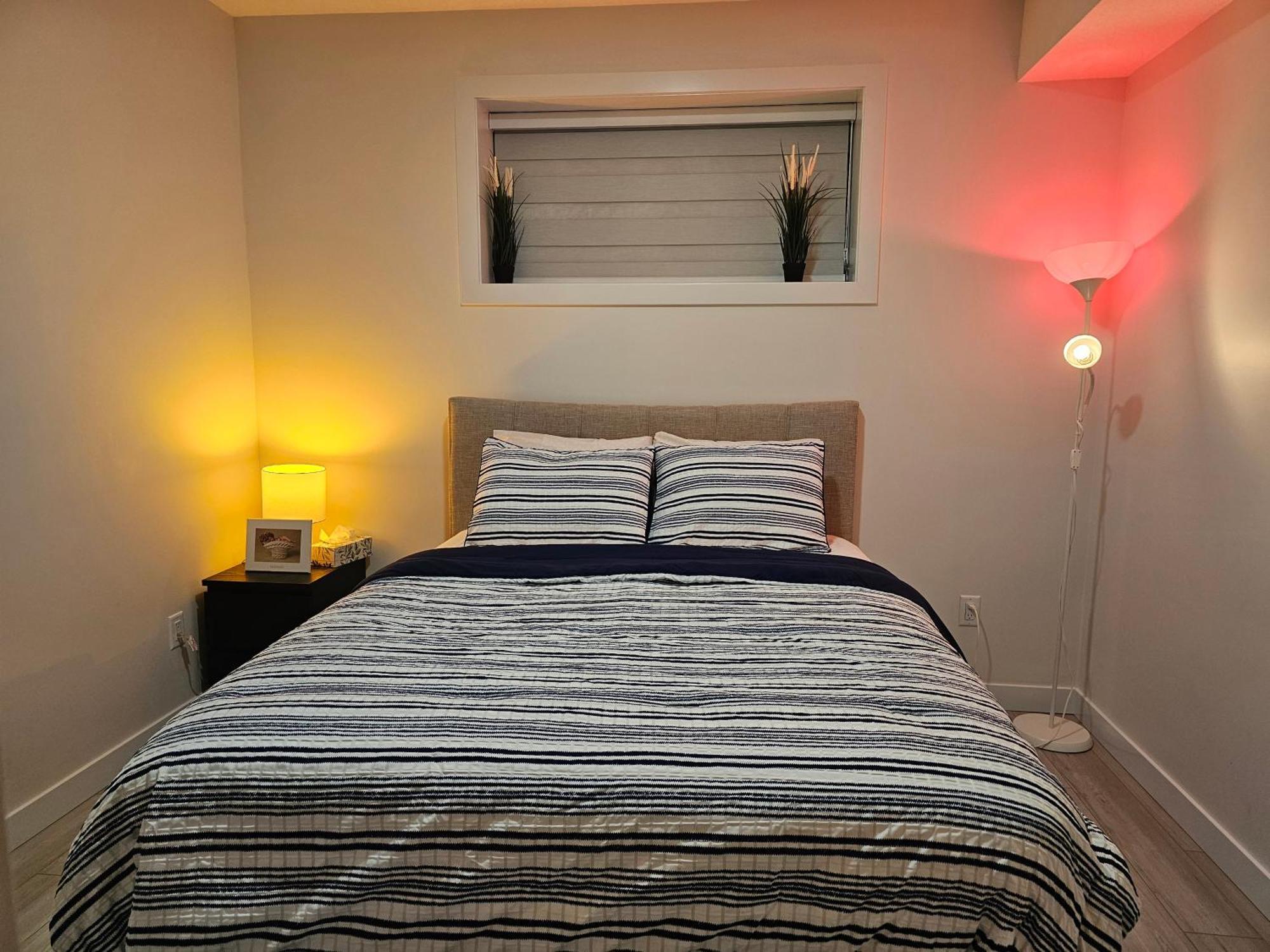 New Built House, Stay In Style Guest Suite, 2Bedroom, 2Bed, 2Bath Edmonton Bagian luar foto
